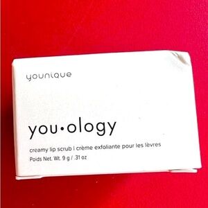 🚨Younique Creamy Lip Scrub